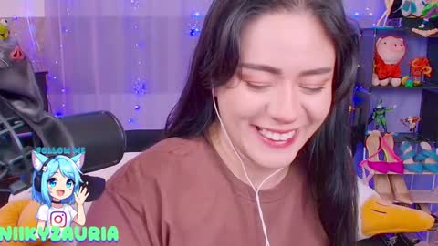 niiky online show from February 1, 2026, 6:06 pm