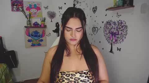 Nina  online show from October 12, 2025, 5:28 am