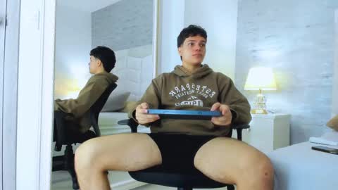 Noah Heyden online show from January 21, 2025, 2:15 pm