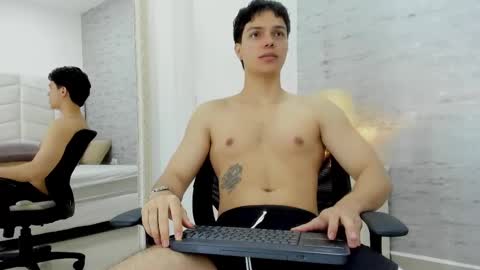 Noah Heyden online show from February 4, 2025, 10:02 pm