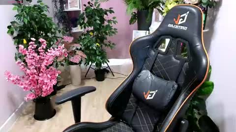 Tracy online show from May 10, 2026, 1:27 pm