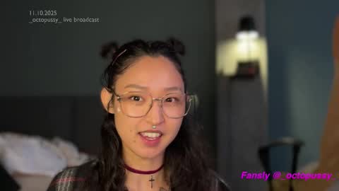 Mikayla online show from October 11, 2025, 9:08 am