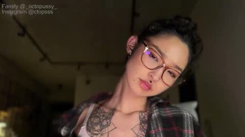 Mikayla online show from March 31, 2026, 12:34 am