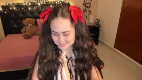 Olivia jones online show from December 3, 2025, 2:26 pm