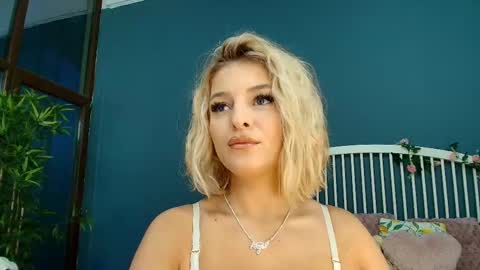 Alisa online show from November 17, 2025, 5:13 am