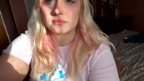 _peaceoutgirlscout_ online show from October 7, 2025, 10:29 pm