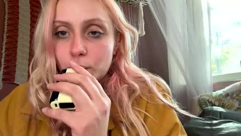 _peaceoutgirlscout_ online show from October 8, 2025, 8:28 pm