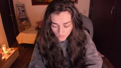 Snapshot of _peach__ chatting on October 9, 2025, 4:32 am violeta ig online show from October 9, 2025, 4:32 am