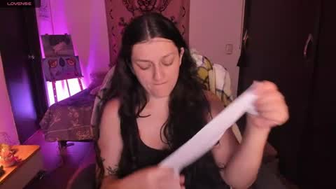 Snapshot of _peach__ chatting on July 1, 2026, 4:14 am violeta ig online show from July 1, 2026, 4:14 am