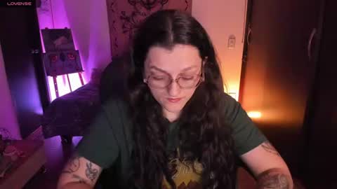 Snapshot of _peach__ chatting on July 19, 2026, 4:27 am violeta ig online show from July 19, 2026, 4:27 am