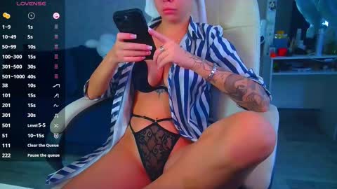 Ilona online show from November 3, 2025, 5:31 am