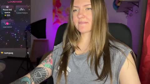 Snapshot of _private_person_ chatting on February 26, 2025, 5:07 pm HADLY today day-off see u online 0112 online show from February 26, 2025, 5:07 pm