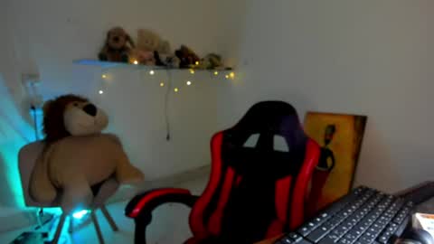 Stefany online show from June 19, 2026, 6:56 pm