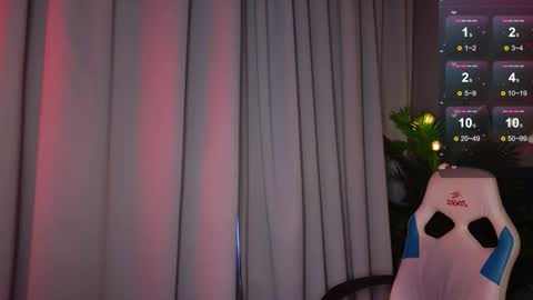 im Amy online show from September 30, 2025, 6:07 am