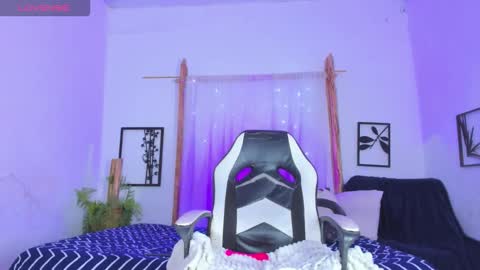 Moon online show from October 5, 2025, 6:50 pm