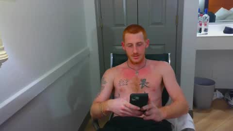 Snapshot of _redxxx chatting on December 11, 2024, 10:16 pm REDxxx online show from December 11, 2024, 10:16 pm