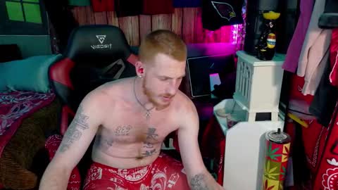 Snapshot of _redxxx chatting on October 17, 2025, 5:26 pm REDxxx online show from October 17, 2025, 5:26 pm