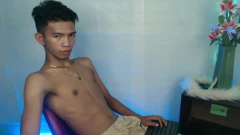 Snapshot of _rellvanxx chatting on March 5, 2025, 9:37 pm _rellvanxx online show from March 5, 2025, 9:37 pm