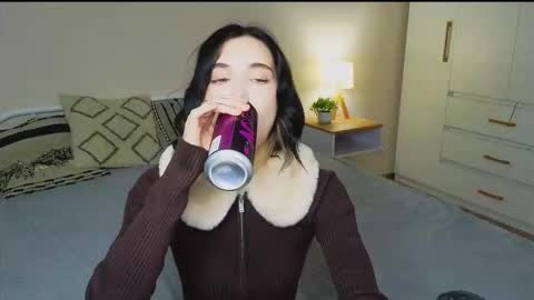 LISSAPVT IS OPEN online show from October 4, 2025, 4:54 am