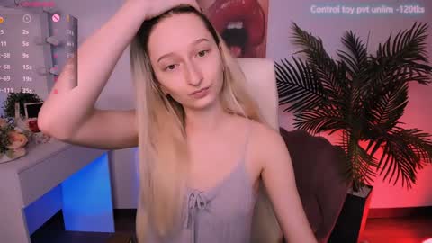 Snapshot of _ri_na_ chatting on January 20, 2025, 6:21 am I am Rina online show from January 20, 2025, 6:21 am
