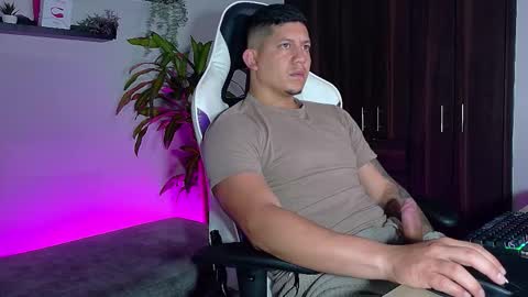 Roberto online show from November 25, 2025, 1:11 pm