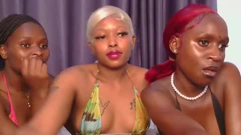 Snapshot of _roxxana chatting on February 18, 2026, 4:52 am Roxxana online show from February 18, 2026, 4:52 am