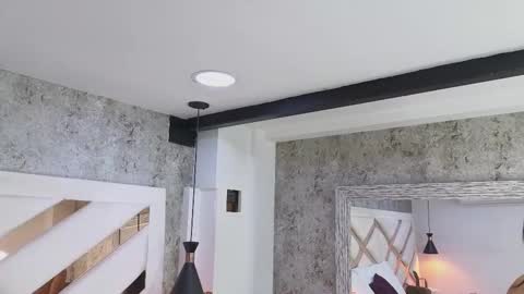 Sara online show from November 8, 2025, 7:34 pm