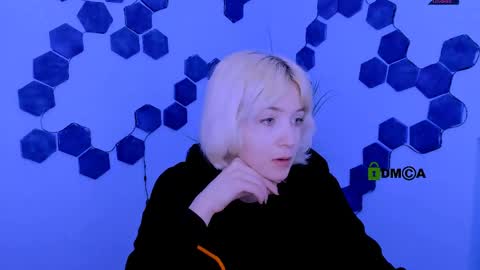 sabrina  online show from March 27, 2026, 9:42 am