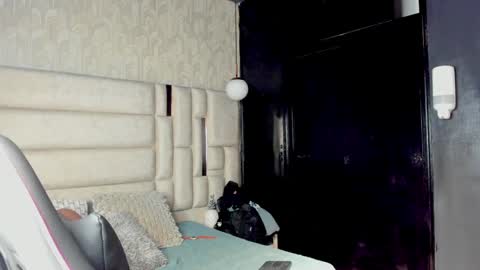 _sammy_ice online show from February 5, 2025, 2:05 pm