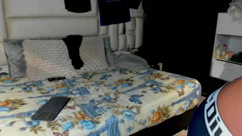 _sammy_ice online show from February 12, 2025, 11:18 am