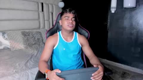 _sammy_ice online show from March 8, 2025, 3:06 am