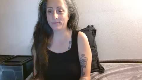 Sara Lynn online show from May 13, 2026, 10:06 pm