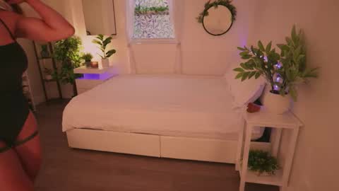 Snapshot of _savii chatting on November 23, 2025, 4:51 pm Savii online show from November 23, 2025, 4:51 pm