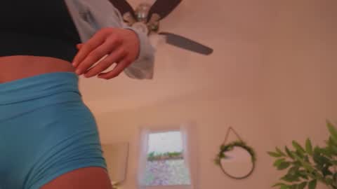 Snapshot of _savii chatting on November 24, 2025, 5:01 pm Savii online show from November 24, 2025, 5:01 pm