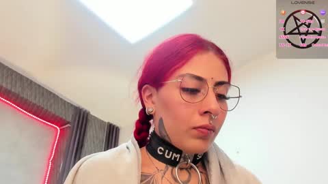 Selene online show from February 7, 2025, 9:04 pm