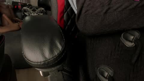 Selene online show from November 14, 2025, 1:54 pm