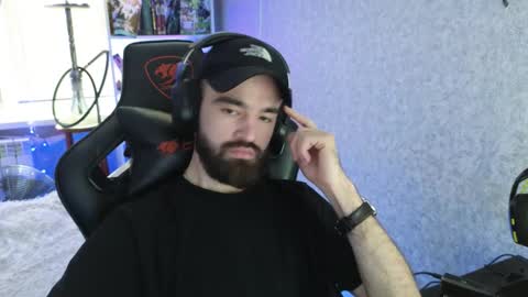 Ask me online show from December 3, 2025, 9:07 am