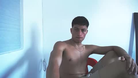 Juan Pablo-independent model online show from November 13, 2025, 6:29 pm