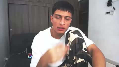 Juan Pablo-independent model online show from March 10, 2026, 8:14 pm