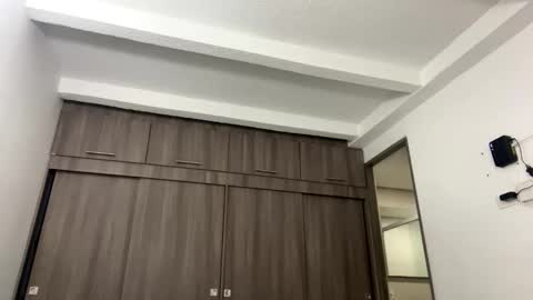 Juan Pablo-independent model online show from March 24, 2026, 11:54 pm