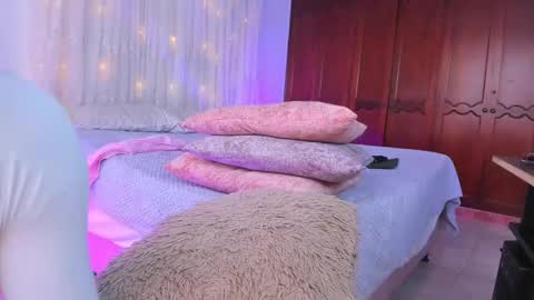 Shsntal online show from October 30, 2025, 2:18 pm