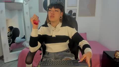 Snapshot of _sharlotte777 chatting on September 29, 2025, 2:00 pm _sharlotte777 online show from September 29, 2025, 2:00 pm