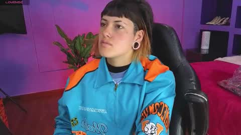 Snapshot of _sharlotte777 chatting on October 20, 2025, 3:45 pm _sharlotte777 online show from October 20, 2025, 3:45 pm