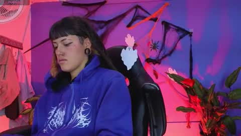 Snapshot of _sharlotte777 chatting on November 5, 2025, 2:39 pm _sharlotte777 online show from November 5, 2025, 2:39 pm