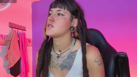 Snapshot of _sharlotte777 chatting on November 6, 2025, 2:29 pm _sharlotte777 online show from November 6, 2025, 2:29 pm