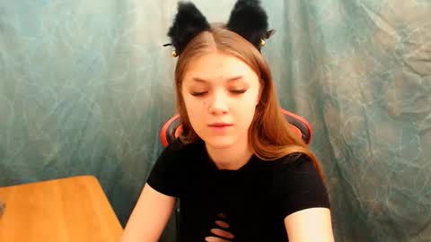 Snapshot of _shy_bunny__ chatting on September 9, 2025, 11:43 am Mari online show from September 9, 2025, 11:43 am