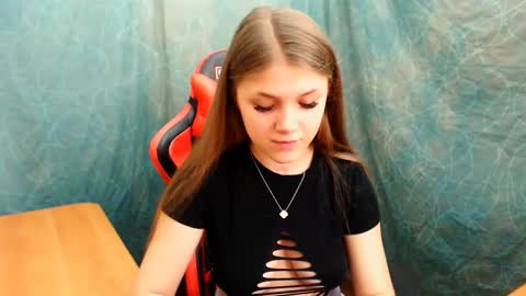 Snapshot of _shy_bunny__ chatting on September 24, 2025, 12:08 pm Mari online show from September 24, 2025, 12:08 pm