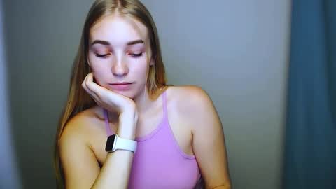 Snapshot of _snow_queen__ chatting on November 23, 2025, 7:35 pm Rachel online show from November 23, 2025, 7:35 pm