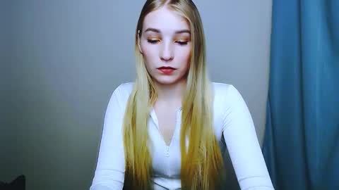 Snapshot of _snow_queen__ chatting on November 25, 2025, 8:09 pm Rachel online show from November 25, 2025, 8:09 pm