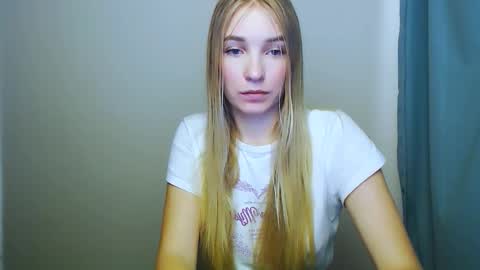 Snapshot of _snow_queen__ chatting on December 2, 2025, 8:37 pm Rachel online show from December 2, 2025, 8:37 pm